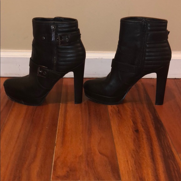 GUESS Booties - Picture 2 of 2